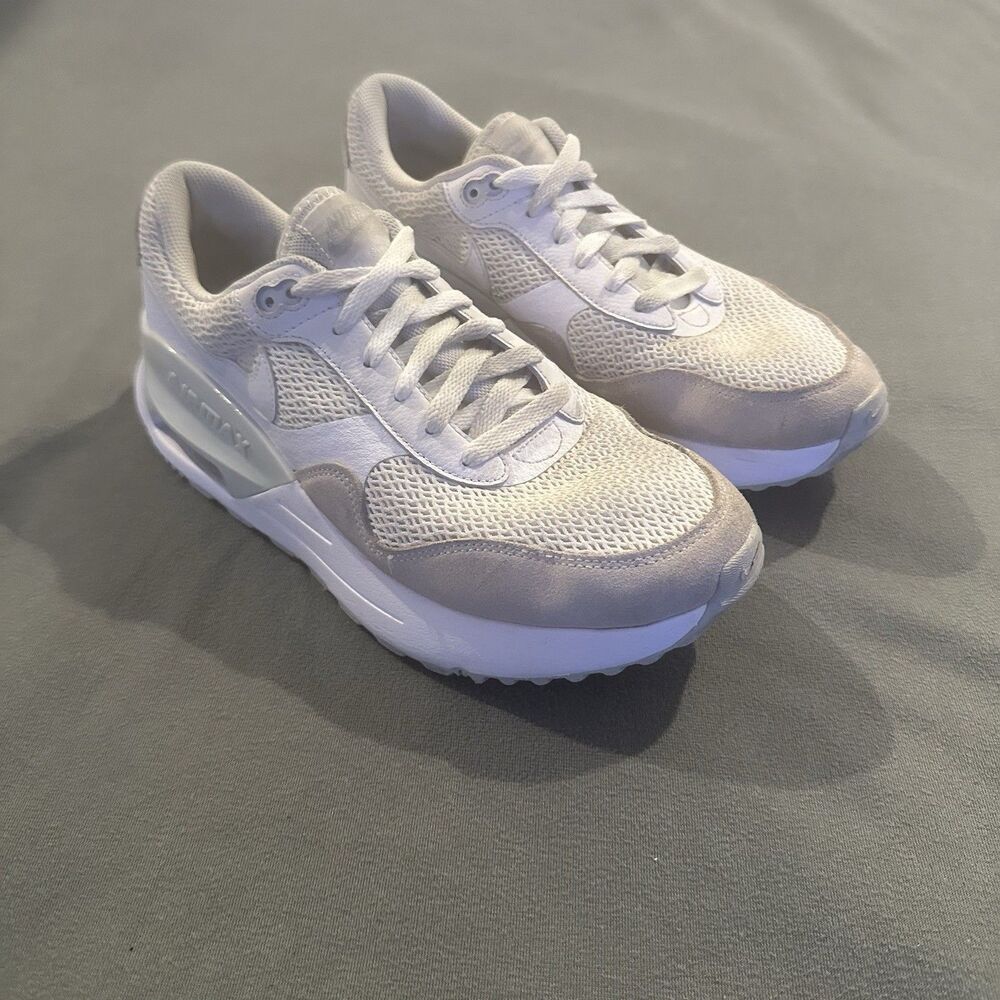 Nike Air Max SYSTM Sneakers Mens 9.5 White Pure Platinum Suede Mesh DM9537-101